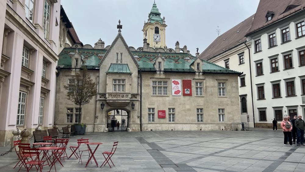 Foto 1 di 2