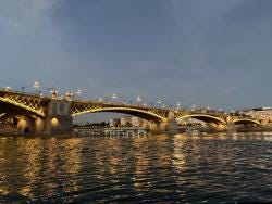 Foto {1} di {2}