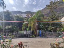 Foto {1} di {2}