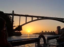 Foto {1} di {2}
