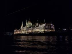 Foto {1} di {2}