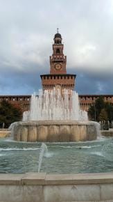 Foto {1} di {2}