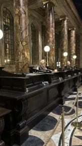 Foto {1} di {2}