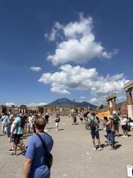 Foto {1} di {2}