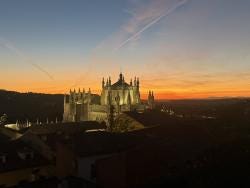 Foto {1} di {2}