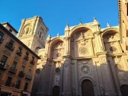 Foto {1} di {2}