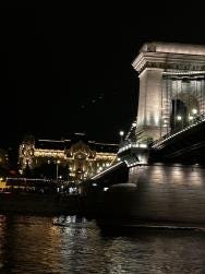 Foto {1} di {2}
