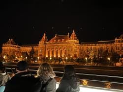 Foto {1} di {2}