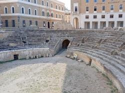 Foto {1} di {2}