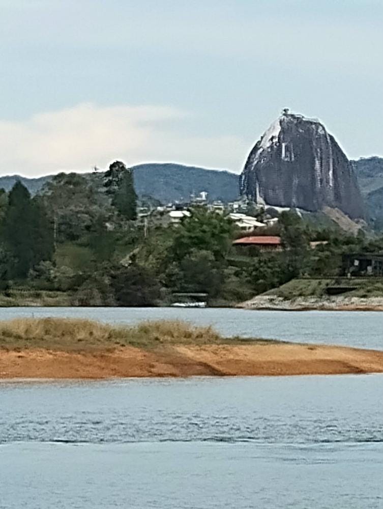 Foto 1 de 3