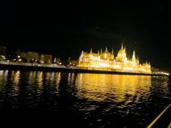 Foto {1} di {2}