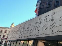 Foto {1} di {2}