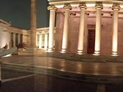 Foto {1} di {2}