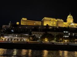 Foto {1} di {2}