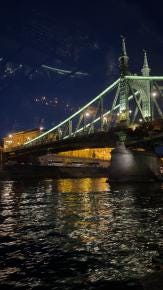 Foto {1} di {2}