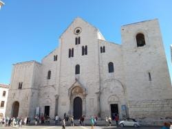 Foto {1} di {2}