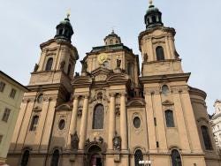 Foto {1} di {2}