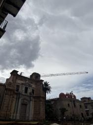 Foto {1} di {2}
