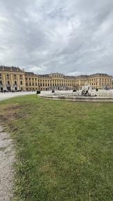 Foto {1} di {2}