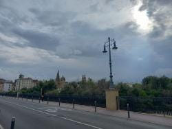 Foto {1} di {2}