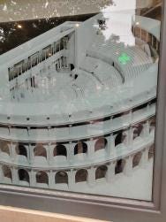 Foto {1} di {2}