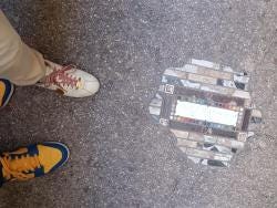 Foto {1} di {2}