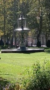 Foto {1} di {2}
