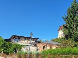 Foto {1} di {2}
