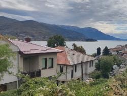 Foto {1} di {2}