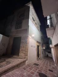 Foto {1} di {2}