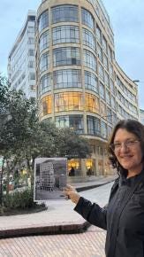 Foto {1} di {2}