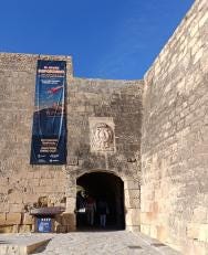 Foto {1} di {2}