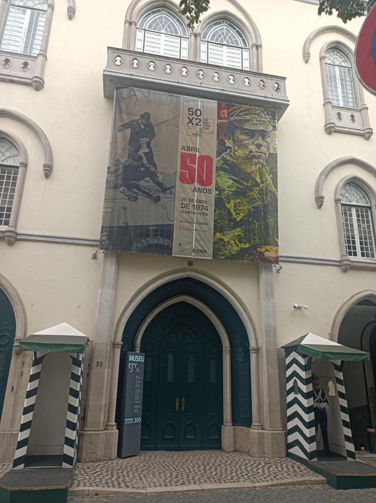 Foto 1 di 3