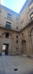Foto {1} di {2}