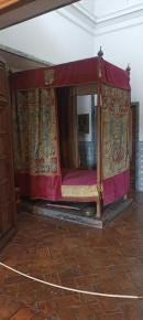 Foto {1} di {2}