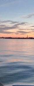 Foto {1} di {2}