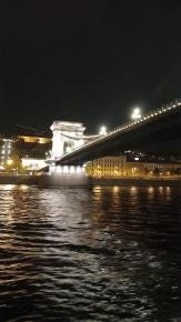 Foto {1} di {2}