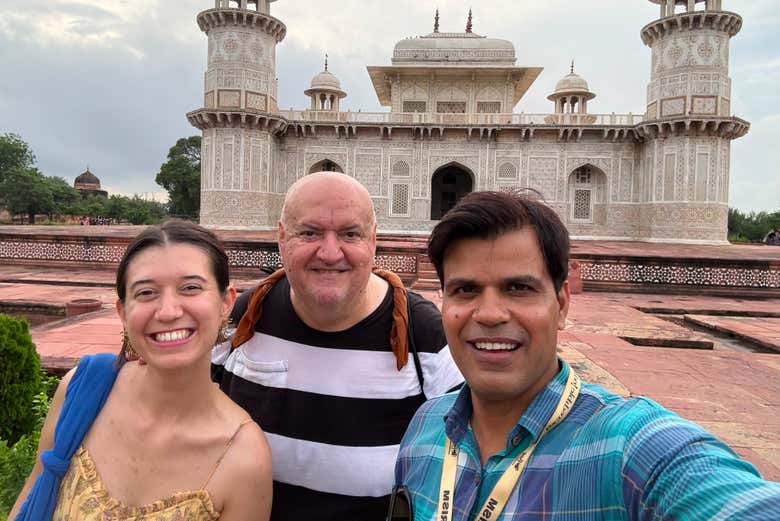 Aproveitando o tour privado pelo Taj Mahal 