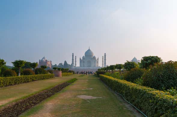 Moonlight Garden and Tomb of Itimad-ud-Daulah Private Tour