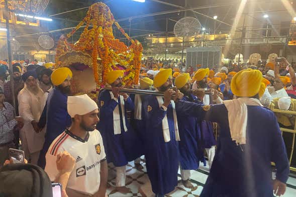 Cérémonie du Palki Sahib au Temple d'Or