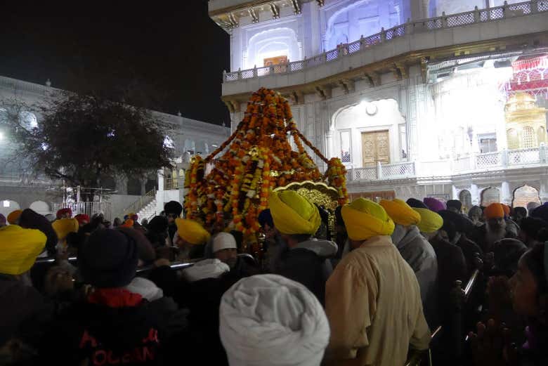 Cérémonie Palki Sahib de nuit