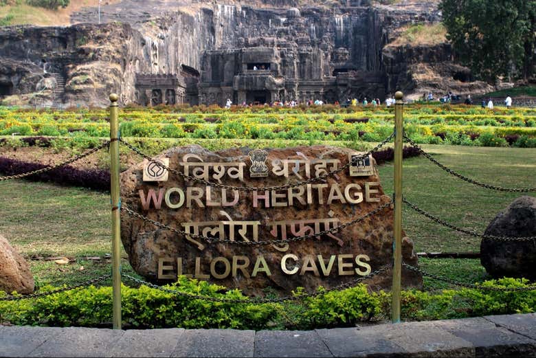 Cartaz das cavernas de Ellora