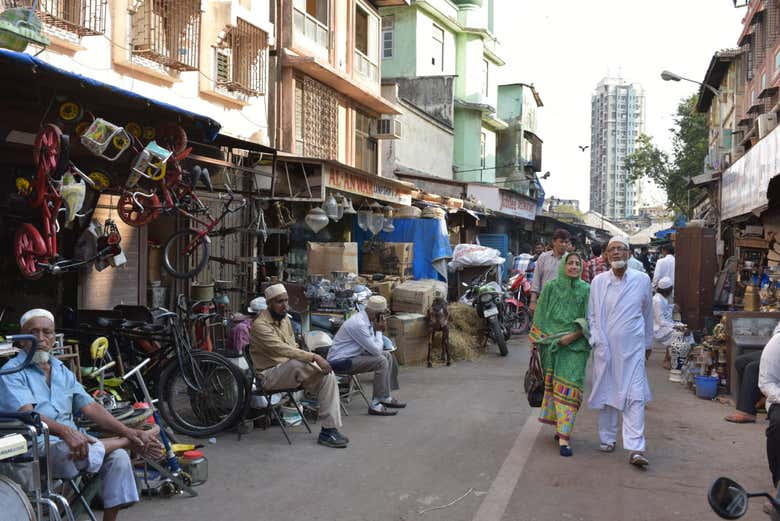 Il Chor Bazaar, il mercato dell'antiquariato