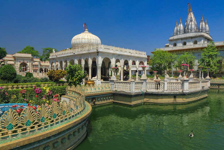 Jardines del Templo de Paresnath Jain