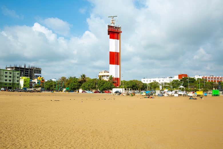 Feel the sea breeze at the Chennai Lighthouse