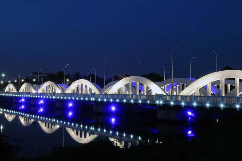 Napier Bridge di notte