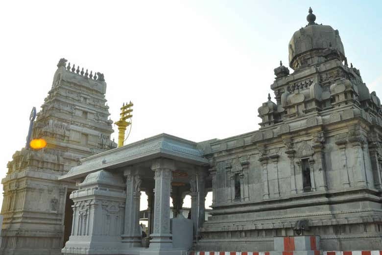 Temple Arupadai Veedu Murugan