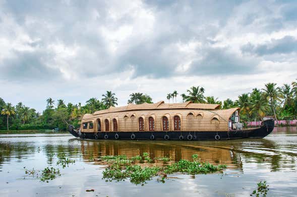 Alleppey Houseboat Private Overnight Tour