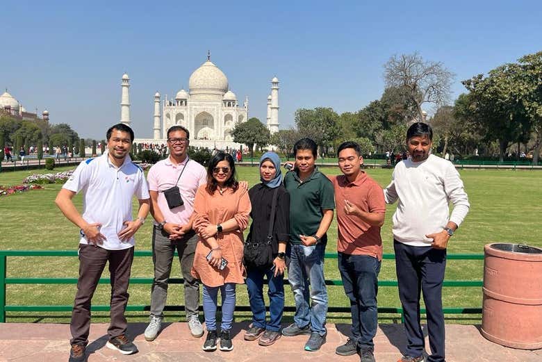 Grupo durante a visita ao Taj Mahal