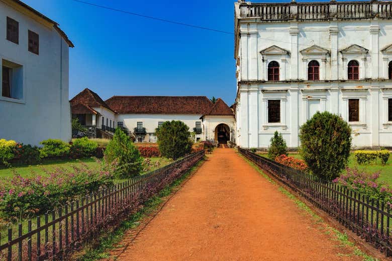 Le palais de l'Archevêque, juste à côté de la cathédrale Goa